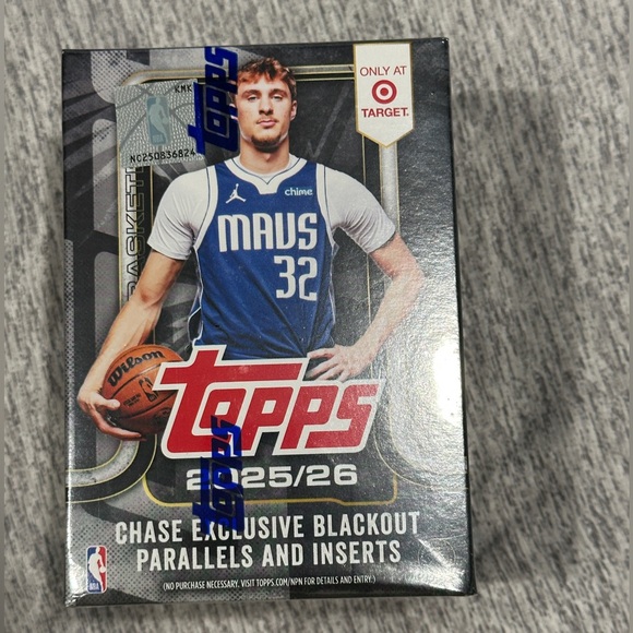 2025-26 TOPPS FLAGSHIP BASKETBALL !BLACK FRIDAY! TARGET SEALED VALUE BLASTER BOX - Picture 2 of 2